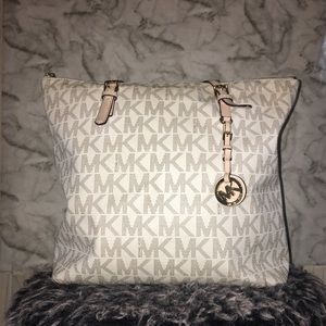 MK Carry All Tote Bag!✨